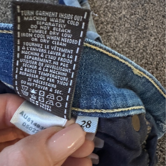 7 For All Mankind Denim Shorts Cuffed Mid Rise Blue Distressed Size 28 Summer - Picture 3 of 12